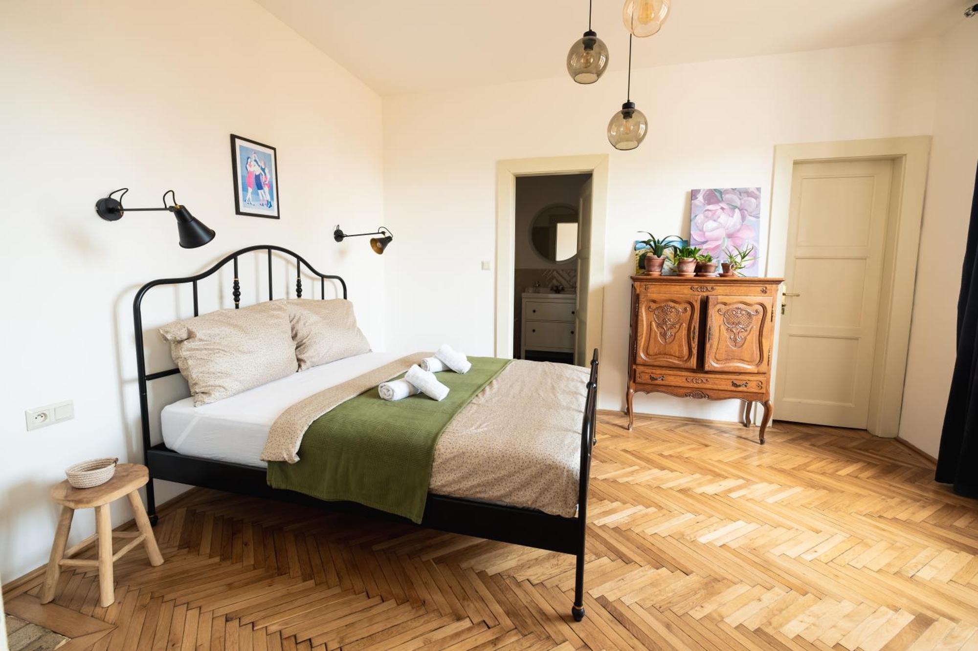 Romantic Apartment In The City Centre Банска-Штьявница Экстерьер фото